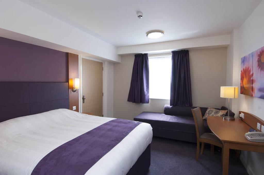 Premier Inn بيرجس هيل المظهر الخارجي الصورة